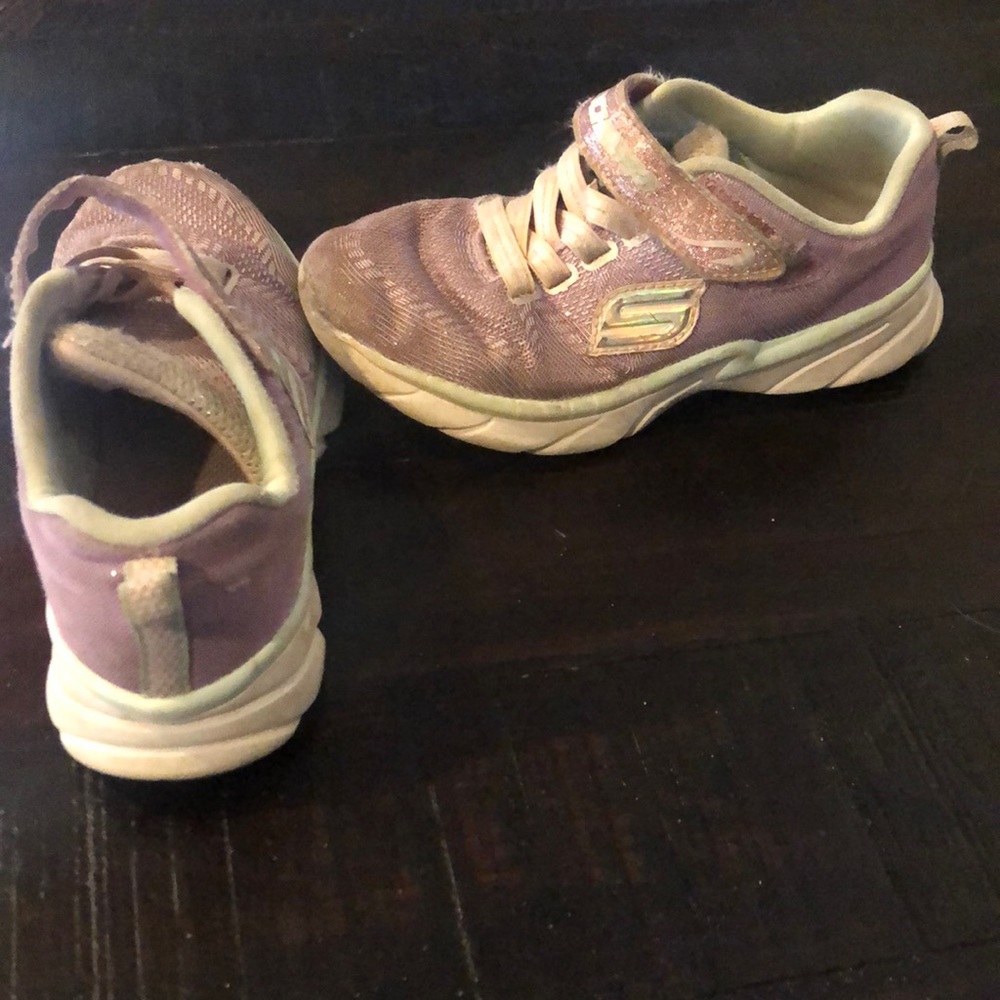 Little girl sketcher shoe